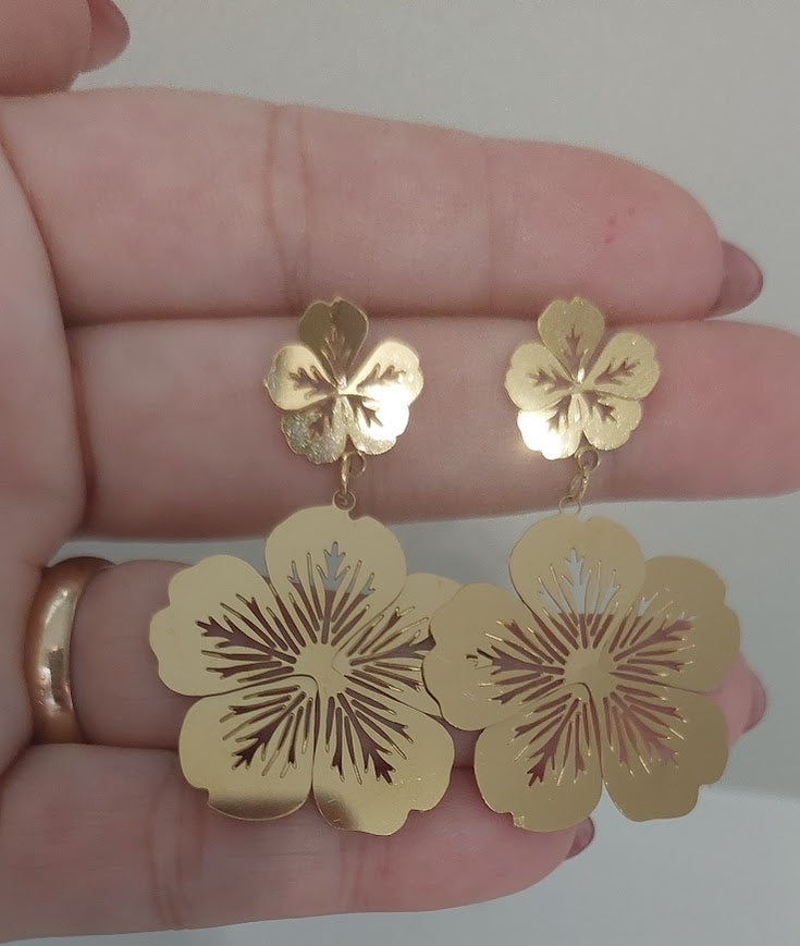 Brinco Flor Dourado