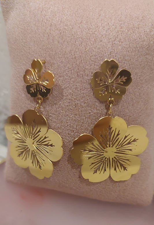 Brinco  Flor Dourado