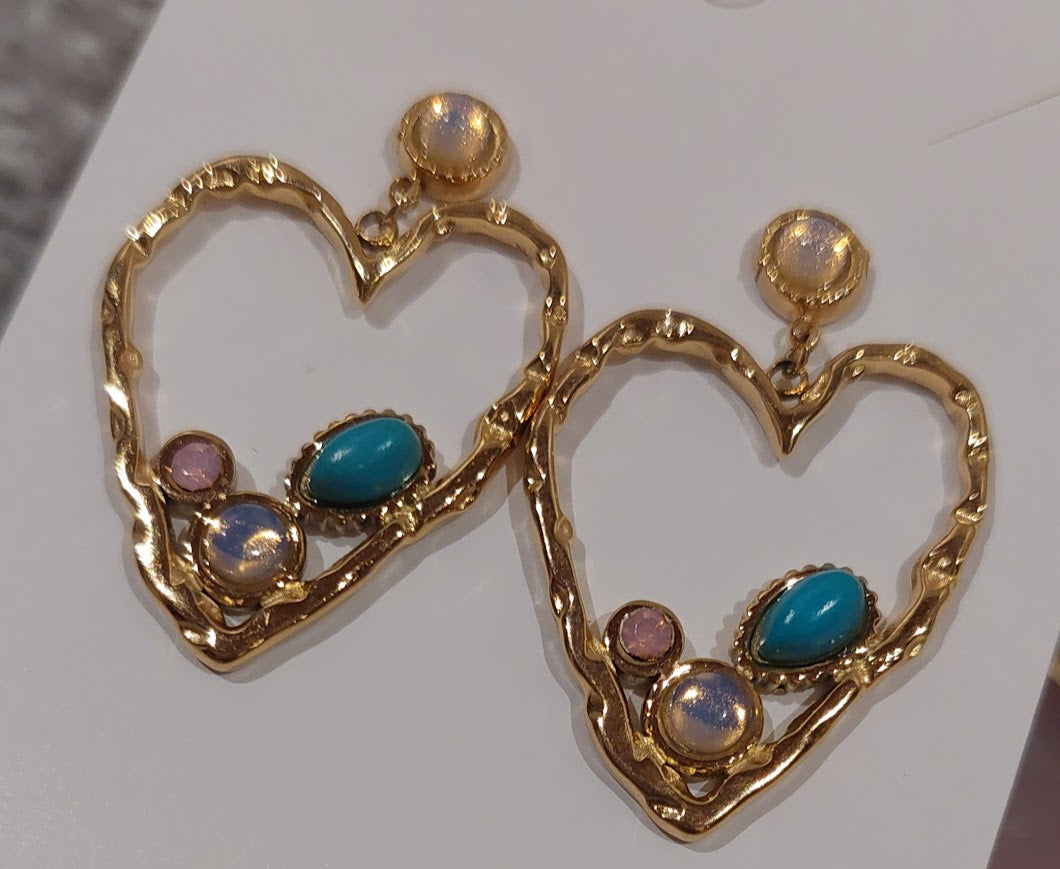 Brinco Love Dourado