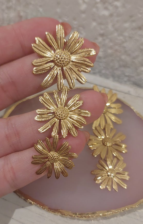 Brincos 3 flores Dourado